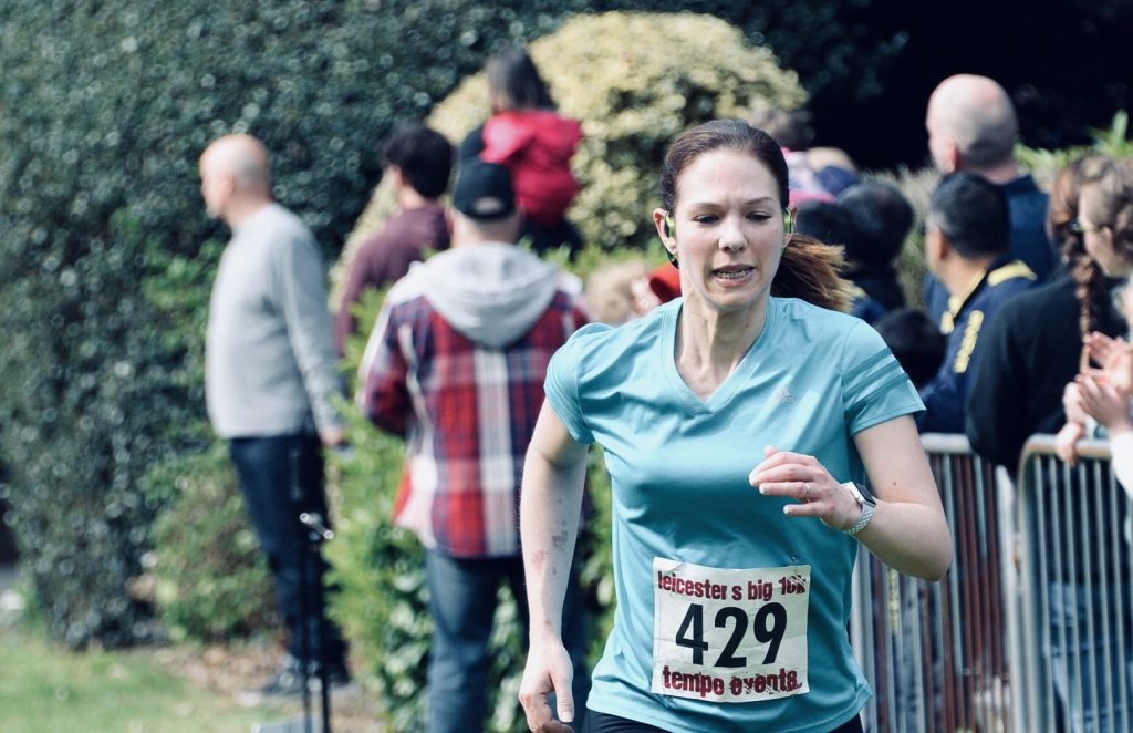 Laura Williams running Leicestershire 10K 2018